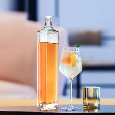 China Capacidad de 500 ml/700 ml/1000 ml Botellas de vidrio de sílex para whisky de ron de ginebra en venta