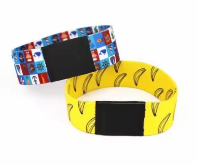 Китай Социальное дистанцирование NFC RFID фестиваль Запястье для управления контролем доступа продается