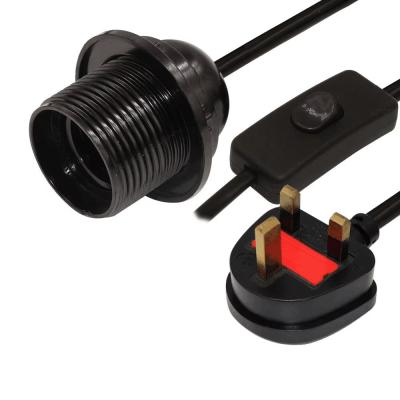 Cina UK Plug E26 Bulb Socket Converter con interruttore 303 & 250V Rating per accessori di illuminazione interna in vendita