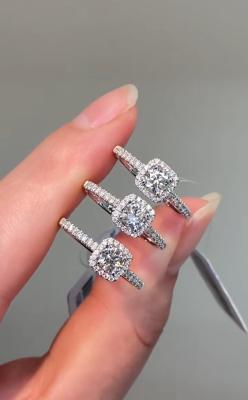 China Lab Grown Diamond Rings With Halo 18K White Diamond Ring Customization Engagement for sale