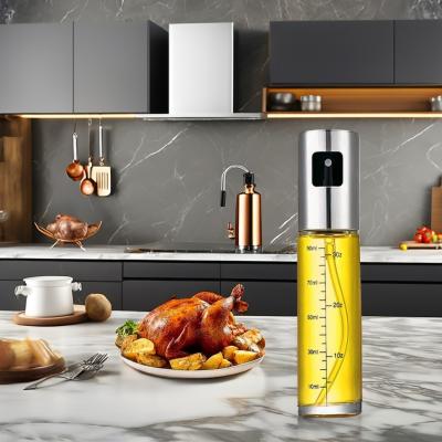 Cina Spruzzatore di olio d'oliva in acciaio inossidabile e vetro per utensili da cucina da campeggio 17,8*4cm in vendita