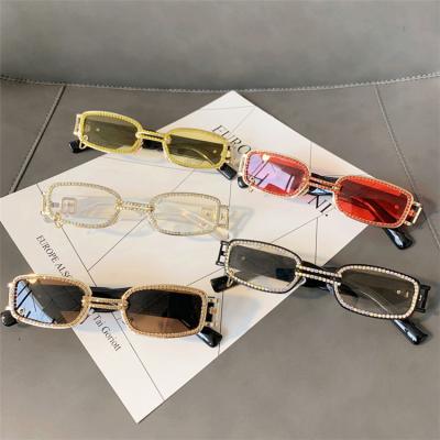 China Fashion Sunglasses 2021 Retro Luxury Shades Diamond Sunglasses Steampunk Rhinestone Men Sun Glass for sale
