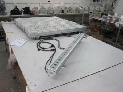 China Silver Housing RGB Wall Washer Led Lights , Led Wall Wash Lighting Fixtures for sale