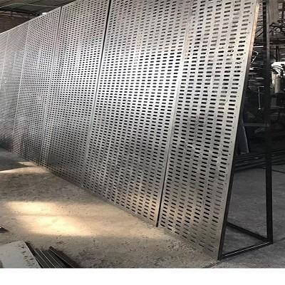 Chine Le GI de G550 CGCH a perforé la construction de bâtiments de feuille à vendre