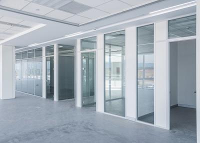 Chine Murs de cloisons solides démontables Fixés Panneaux de murs en verre préfabriqués pour bureaux à vendre