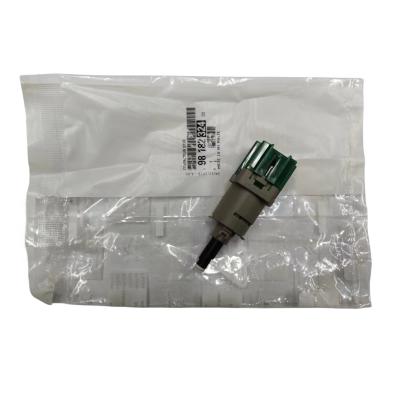 China 9818232480 Partes de frenos para automóviles Interruptor de luz de freno Para Peugeot 2008 3008 301 307 308 408 4008 5008 Citroen C3XR C4L en venta
