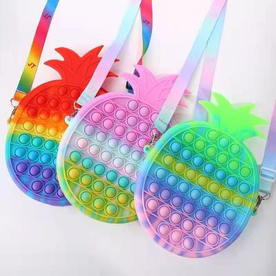 China 2021 NEW High Quality Hot Sales Silicone Pineapple Push Bubble Bag Kids Girl Antistress Noise It Bag For Coins for sale