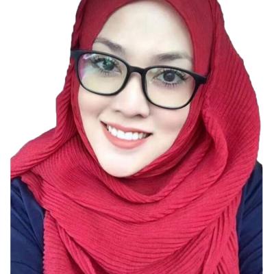 China NEW 20 Colors Plain Dyed Plain Dyed Most Oversize Women Hijab Pleat Comfortable Thin Soft Cotton Scarf for sale