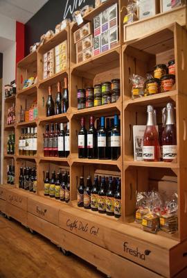 Chine L'épicerie de meubles de magasin montre le plancher en bois de rayonnage de gondole réglable à vendre