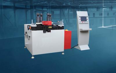 Chine Machine à cintrer de profil de commande numérique par ordinateur d'Insustrial pour le traitement de cadre de porte de fenêtre en aluminium à vendre