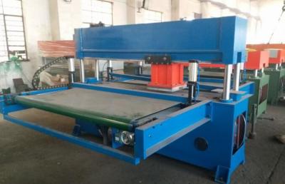 China Máquina cortando plástica da elevada precisão, máquina cortando da imprensa hidráulica à venda