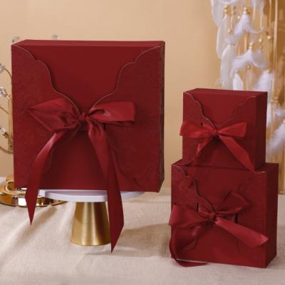 China Custom Recyclable Magnetic Gift Box Packaging Luxury Folding Rigid Paper Box For Packaging Gifts for sale