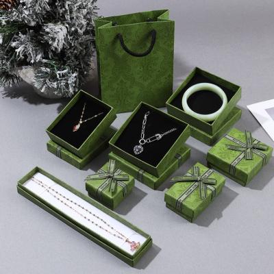China Custom Dunkelgrün Karton Karton Verpackungskiste für Schmuck Halskette Armband Ringe Schublade Geschenk mit gedrucktem Logo zu verkaufen
