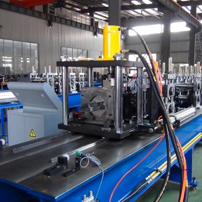China Regale Säule Dachziegel Rollformmaschine 0,7 mm-1,5 mm Walzstärke zu verkaufen