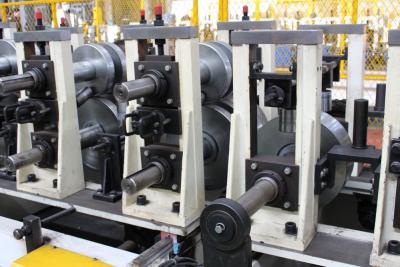China Benutzte z-Purlin-Rolle, die den automatischen Purlin bildet Maschine bildet zu verkaufen