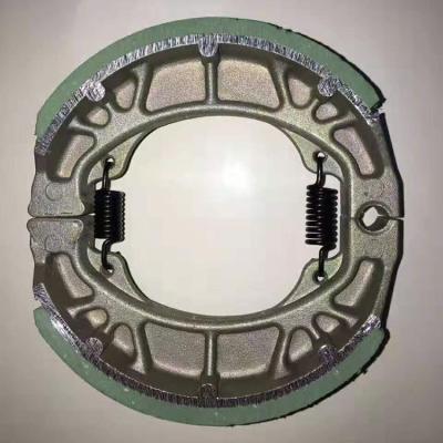 Chine Fournir directement des pièces détachées chinoises et d'autres souliers de frein de moto avec photo à vendre