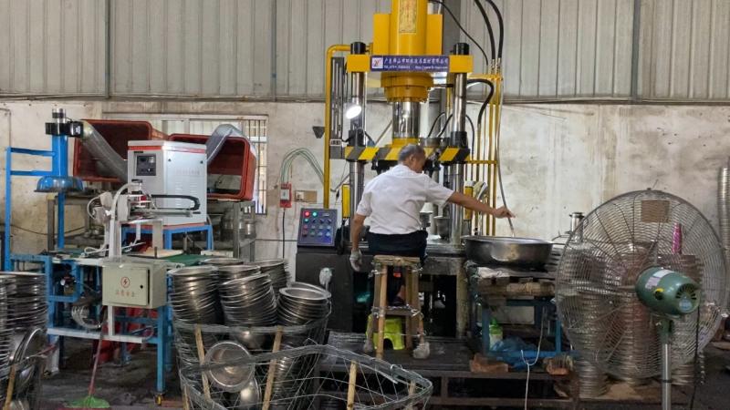 Verified China supplier - Shenzhen City Baoan District Xixiang Yiheng Stainless Steel Kitchenware Business Department