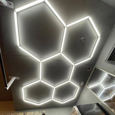 Cina Auto Detailing Workshop Ceiling Light 6500K Hexagon LED Custom Size 110V-240V for Barber Shop Car Wash Honeycomb Lights in vendita