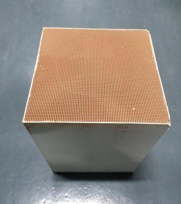 中国 Cpsiに塗る菫青石のバイオガスSCR Denoxの触媒の基質100 200 300 400 販売のため