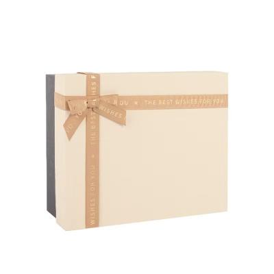 China Boxycharm Suscripción OEM Caja de Perfume de cartón Personalizada Caja de Regalo de cartón con cinta en venta