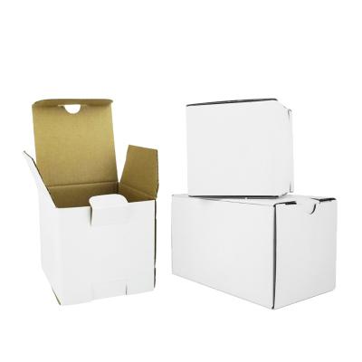 Chine Boîte de carton personnalisée pour emballer boîtes d'expédition ondulées Boîtes de réception cadeau Boîte de colis à vendre