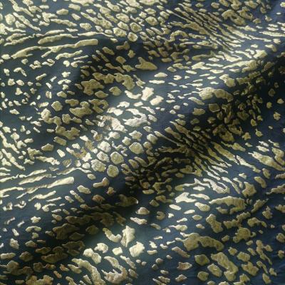 China Metallic Leopard grain jacquard fabric for dress fashion jacquard fabric 3D pattern jacquard fabric for sale