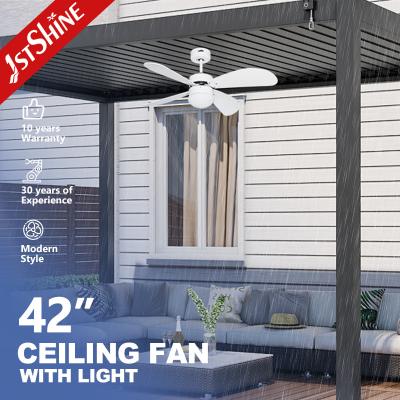 Cina 3 luci a LED a colori IP44 ventilatore a soffitto impermeabile esterno con 4 lame MDF in vendita