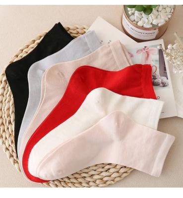 China Sporty Silk Breathable socks women's thin soft thin deodorant Plain solid color cotton sport socks mid-tube socks for sale