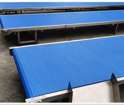 China Cintura transportadora de malha de plástico plano Material PP resistente a altas temperaturas à venda