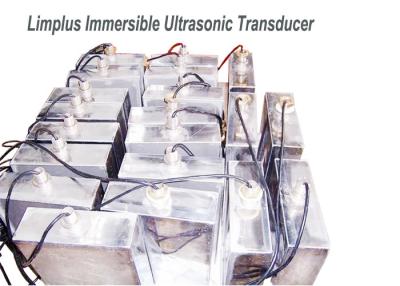Chine 2000W a adapté le décapant aux besoins du client ultrasonique submersible pour le nettoyage industriel, puissance réglable à vendre