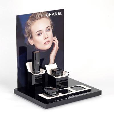 China Elegant Acrylic Cosmetic Display Stand Plexiglas Display Set for Makeup or Skincare Chain Shops à venda