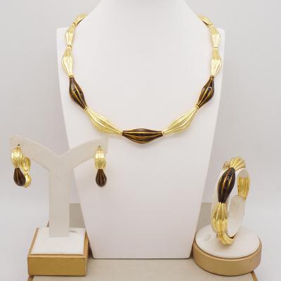 China CLASSIC Dubai 24k Gold Plated Jewelry Sets Zircon Gemstone Gemstone Earring Pendant Necklace Bridal Fashion Jewelry Set for sale