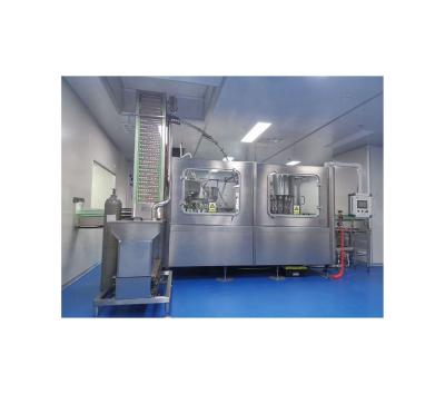 China Perfecção de embalagem Máquina de enchimento de garrafas de bebidas de água mineral de 8 cabeças à venda