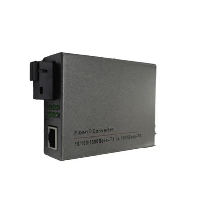 China Hot Sale 10/100/1000M Ftth Optical Fiber 1310/1550nm Media Converter for sale