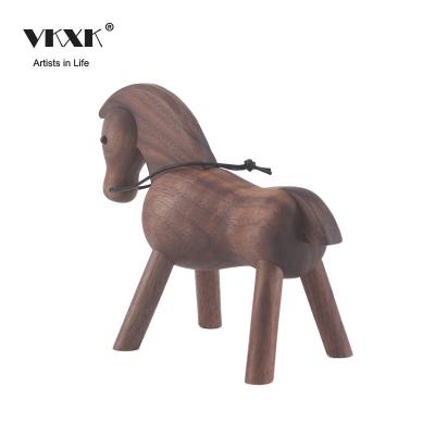 China Wooden Arts and Crafts Excellent Quality Europe Walnut Horse Wooden Animals Ornament for sale