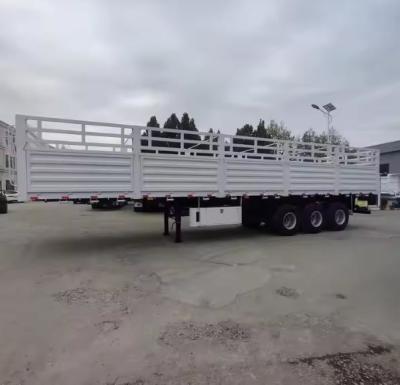 China 3 Axle 40t Animal Transport Fence Utility Cargo Truck Trailer With Van Type Design for sale