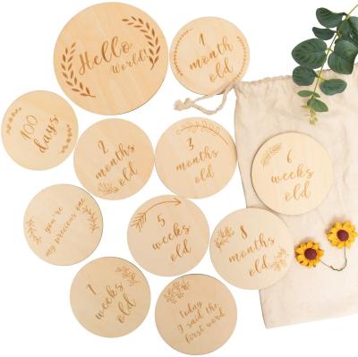 China Europe Hot Sale Customize Laser Cut Engrave 3mm Thickness Wooden Baby Months Milestones Cards Baby Shower Gifts Accessories for sale