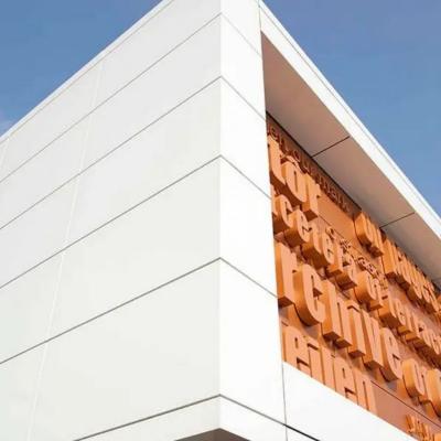 China 3200mm Aluminum Metal Cladding for Long Length and High Tensile Strength en venta
