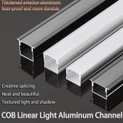 Chine 24V bande lumineuse à trois couleurs à LED basse tension sans clignotement Plafond lumineux linéaire 8 mm large bande lumineuse auto-adhésive ultra-mince à vendre