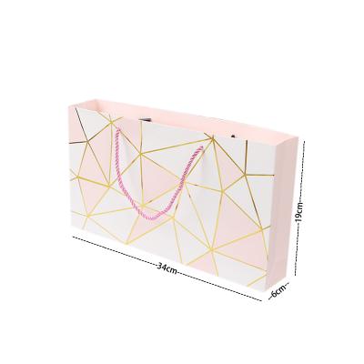 China Recyclable 10pcs/bag discount bag for popular dessert Chinese 63g-80g black yellow moon cake gold foil high quality 8 holes for sale