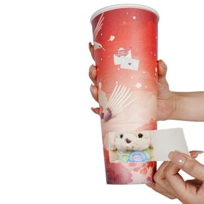 China Eco-amigable sorpresa personalizada taza de té de leche taza de té de leche misteriosa caja ciega regalo taza de papel con tapa en venta
