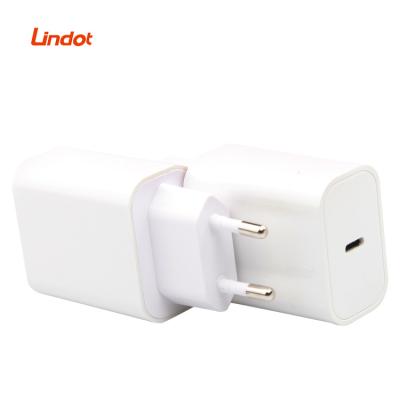 China New Usb Wall Charger Factory Price High Speed Usb Wall Charger 20w Fast Wall Type C Type C for sale