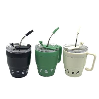 China Copo de café com alça e tampa de palha 480ml Copo de viagem Copo de água Copo de leite Copo de aço inoxidável Material adequado para bebidas Copo de palha à venda