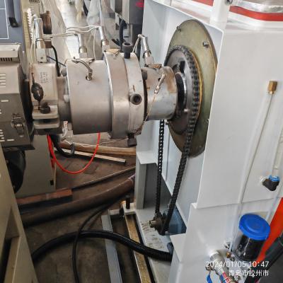 China Línea de extrusión de tuberías en espiral PE PP Tecnología avanzada Máquina de bobinado 100m/rollo Suministro de energía 380V 50HZ en venta