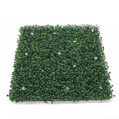 China Home Garden Office Wedding Decoration Decorative PE Artificial Boxwood Hedge Green Wall Panel With white flower Indoor decoration High Quality Verticlee Living Wall for sale