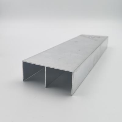 Chine Profil en aluminium coulissant de garde-robe de RoHs MSDS pour le rail de voie de garde-robe à vendre