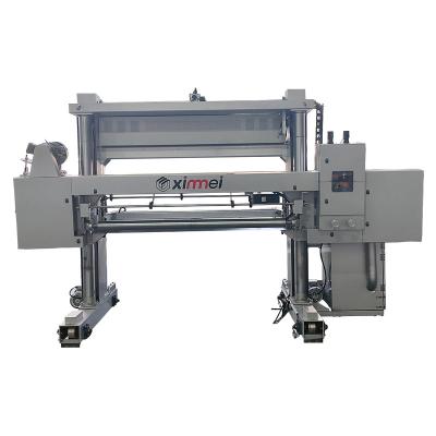 China Máquina de corte de espuma robusta e PU para corte horizontal em trilhos com rolos de pressão automática e enrolamento largura de corte 2200mm à venda