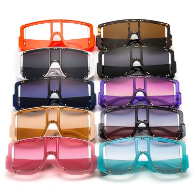 China High Quality 2081 Rivet New Big Frame Sunglasses Outdoor Solid Neutral Sunglasses Retro Fashion Sunglasses for sale