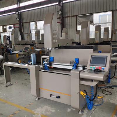 Cina Fresatrice automatica di alluminio del macchinario della porta e della finestra di alluminio 800mm in vendita