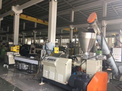 Chine 3 tonnes de machine en plastique de broyage de déchets, machine de réutilisation en plastique d'extrudeuse à vendre